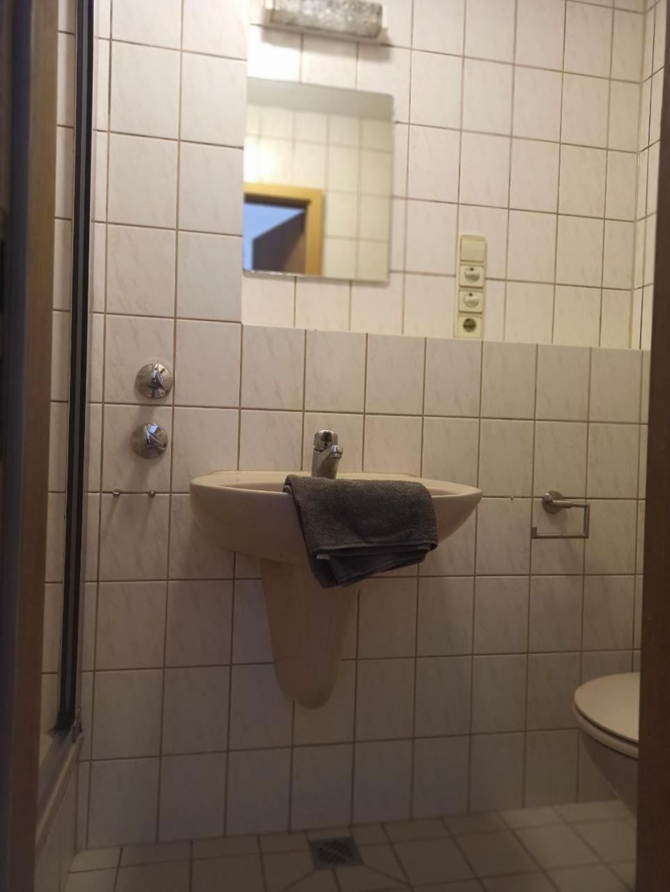 Monteurzimmer - Waldbronn Eksteriør billede